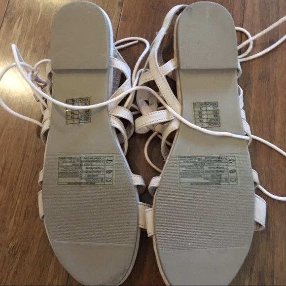 Forever 21 > Sandals - Picture 3 of 4
